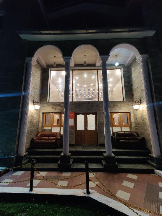 Hotel Outlook Pahalgam Exterior photo