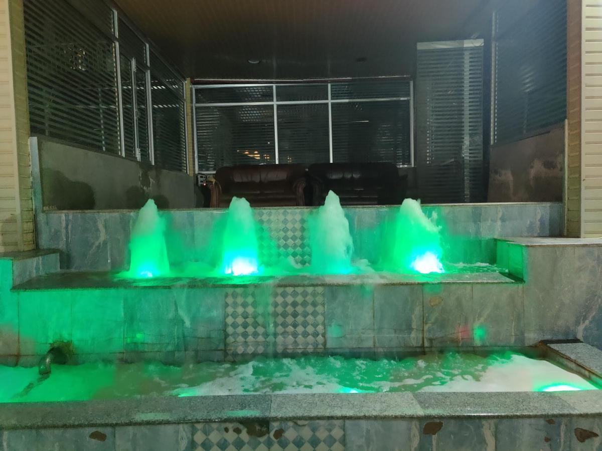 Hotel Outlook Pahalgam Exterior photo