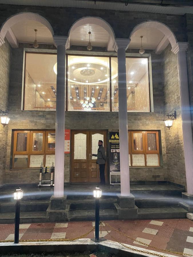 Hotel Outlook Pahalgam Exterior photo
