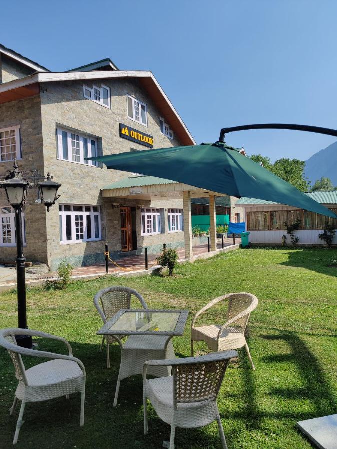 Hotel Outlook Pahalgam Exterior photo