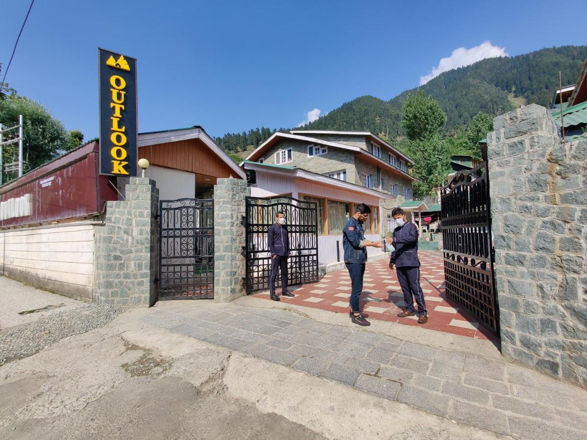 Hotel Outlook Pahalgam Exterior photo