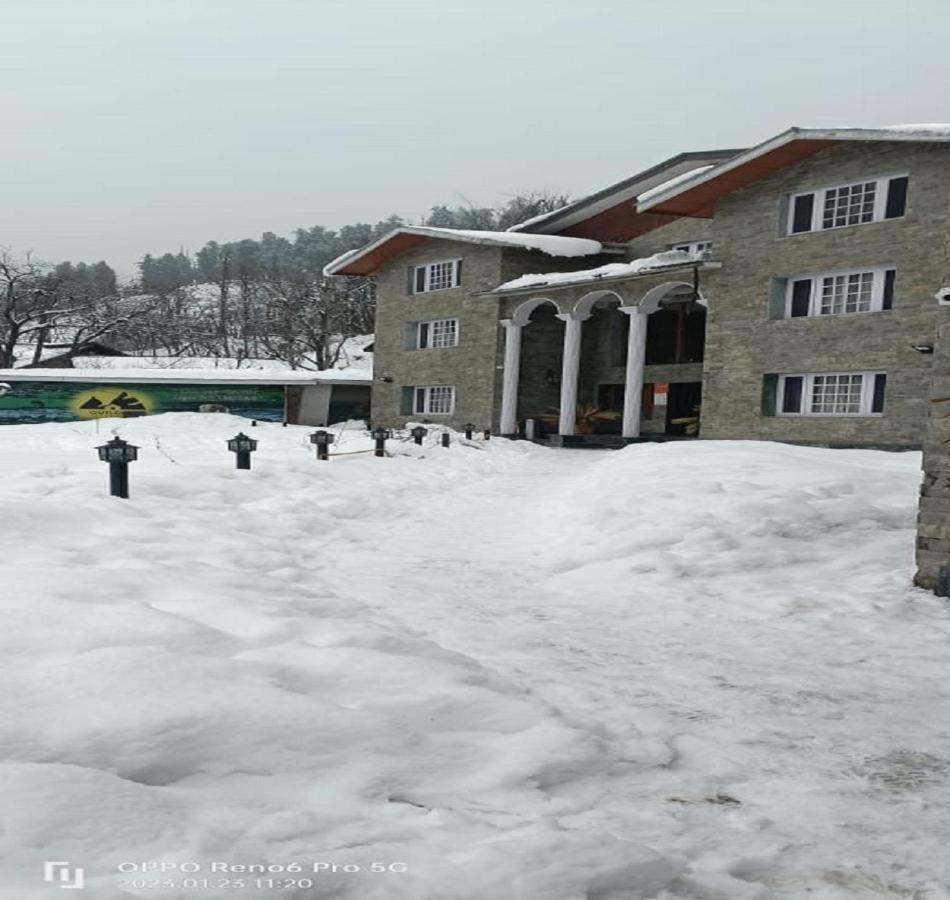 Hotel Outlook Pahalgam Exterior photo