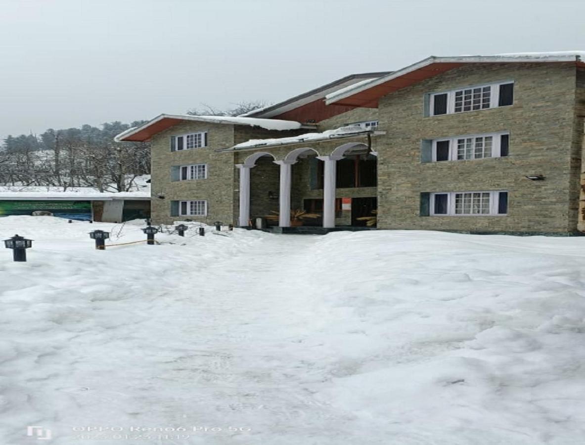 Hotel Outlook Pahalgam Exterior photo