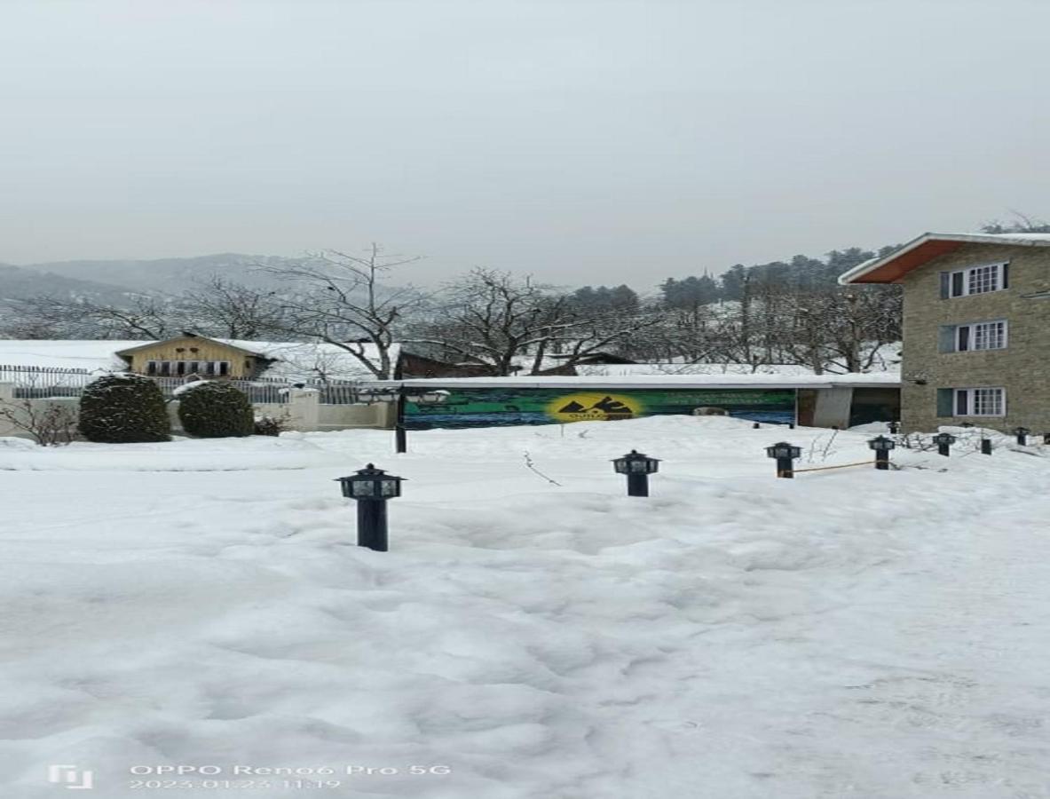Hotel Outlook Pahalgam Exterior photo